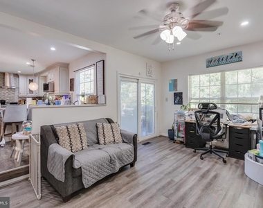 3107 La Dova Way - Photo Thumbnail 10