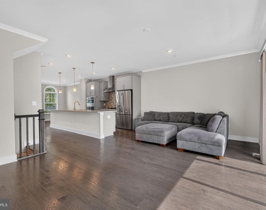 4713 Cherokee Street - Photo Thumbnail 7