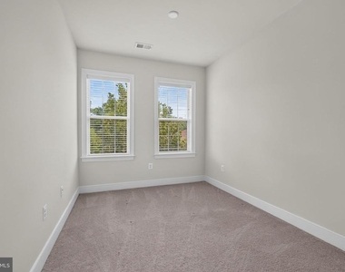 4713 Cherokee Street - Photo Thumbnail 27