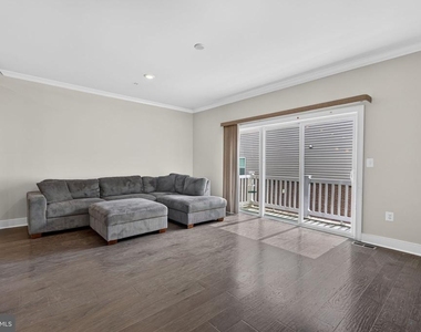 4713 Cherokee Street - Photo Thumbnail 15