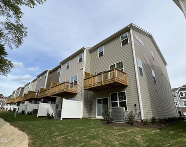 1237 Commack Drive - Photo Thumbnail 21
