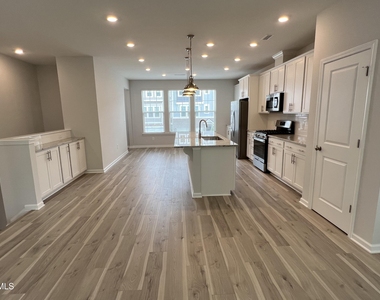 1237 Commack Drive - Photo Thumbnail 3