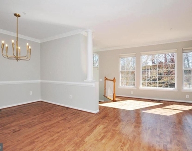 5507 Edson Lane - Photo Thumbnail 8