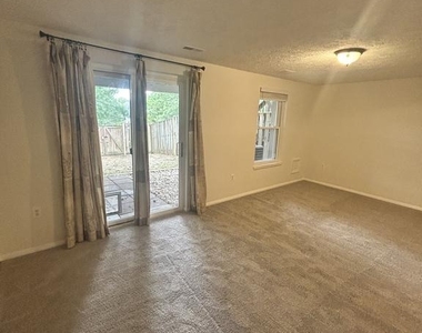 9536 Melrose Square Way - Photo Thumbnail 2