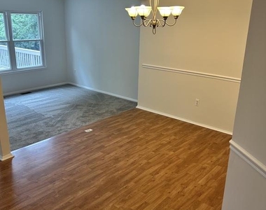 9536 Melrose Square Way - Photo Thumbnail 4
