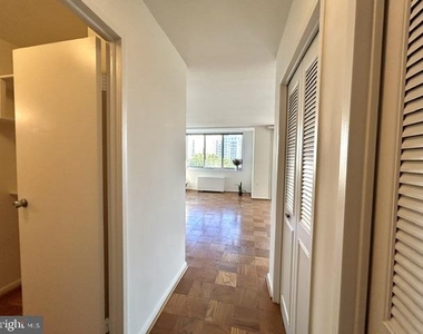 10500 Rockville Pike - Photo Thumbnail 6