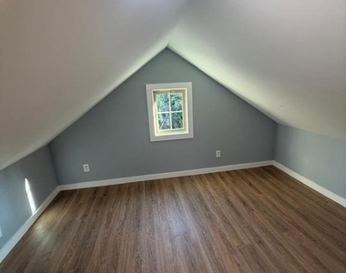 304 Marshall Street - Photo Thumbnail 10