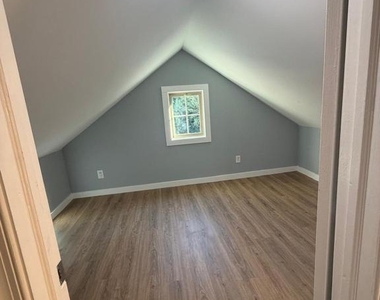 304 Marshall Street - Photo Thumbnail 12