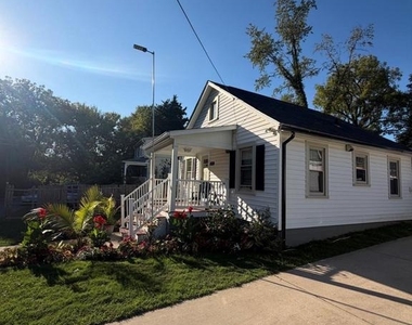 304 Marshall Street - Photo Thumbnail 2