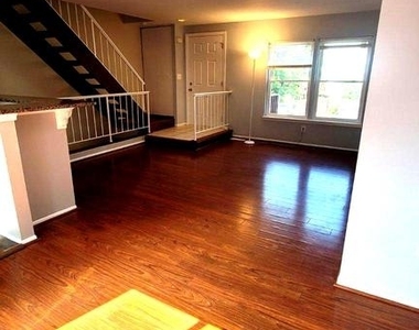 18917 Pine Ridge Lane - Photo Thumbnail 3