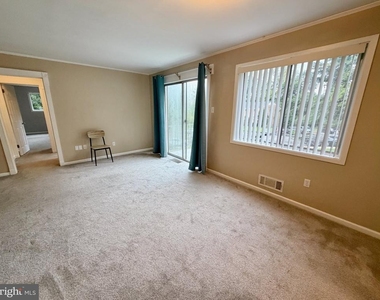 10506 Weymouth Street - Photo Thumbnail 2