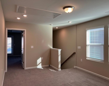 302 King Closer Drive - Photo Thumbnail 22