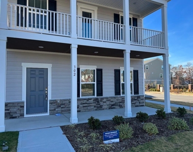 302 King Closer Drive - Photo Thumbnail 2