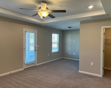 302 King Closer Drive - Photo Thumbnail 28