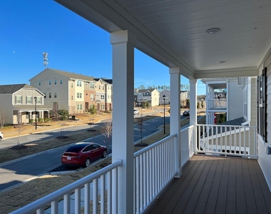 302 King Closer Drive - Photo Thumbnail 36