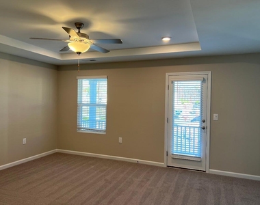 302 King Closer Drive - Photo Thumbnail 26