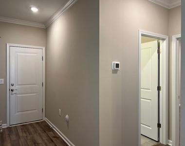 302 King Closer Drive - Photo Thumbnail 16