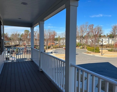 302 King Closer Drive - Photo Thumbnail 35