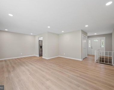 12408 W Old Baltimore Road W - Photo Thumbnail 8