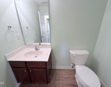 8 Duck Pond Court - Photo Thumbnail 7