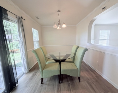 8 Duck Pond Court - Photo Thumbnail 2