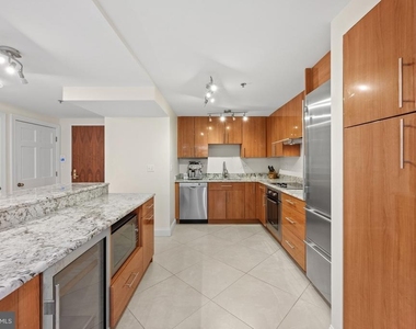 5610 Wisconsin Avenue - Photo Thumbnail 3