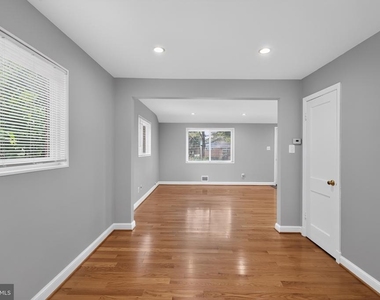 11102 Bucknell Drive - Photo Thumbnail 7