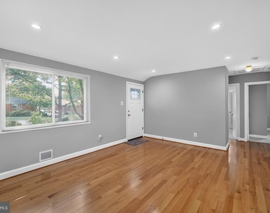 11102 Bucknell Drive - Photo Thumbnail 5