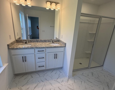 337 Sweetbay Tree Drive - Photo Thumbnail 6