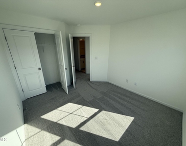 337 Sweetbay Tree Drive - Photo Thumbnail 19