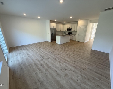 337 Sweetbay Tree Drive - Photo Thumbnail 11