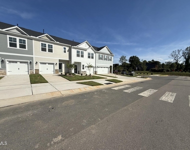 337 Sweetbay Tree Drive - Photo Thumbnail 12