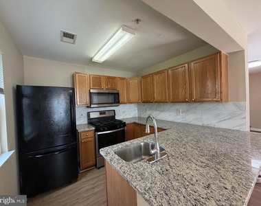 11824 Eton Drive - Photo Thumbnail 7