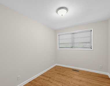 1303 Lorimer Road - Photo Thumbnail 13