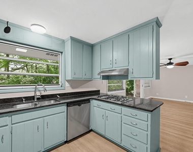 1303 Lorimer Road - Photo Thumbnail 2
