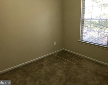 20220 Shipley Terrace - Photo Thumbnail 9