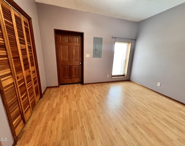 4921 Fairground Road - Photo Thumbnail 4