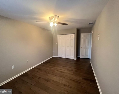 9035 N Laurel Road - Photo Thumbnail 15
