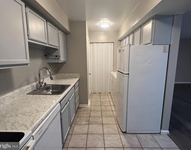 9035 N Laurel Road - Photo Thumbnail 7