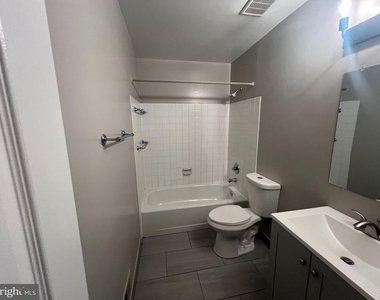 9035 N Laurel Road - Photo Thumbnail 17