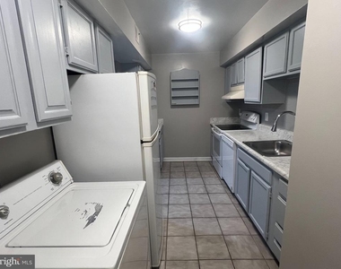 9035 N Laurel Road - Photo Thumbnail 8