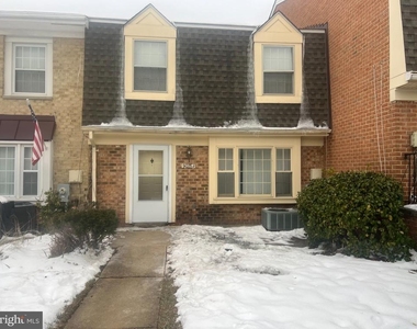 9035 N Laurel Road - Photo Thumbnail 1