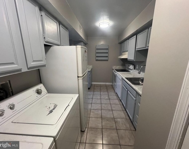 9035 N Laurel Road - Photo Thumbnail 10