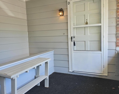 707 Daniels Street - Photo Thumbnail 2