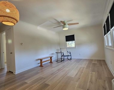 707 Daniels Street - Photo Thumbnail 7
