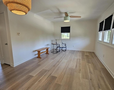 707 Daniels Street - Photo Thumbnail 1