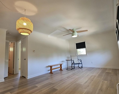 707 Daniels Street - Photo Thumbnail 9