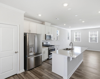 1011 Hemlock Cone Way - Photo Thumbnail 16