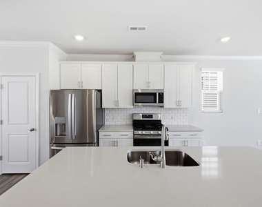 1011 Hemlock Cone Way - Photo Thumbnail 17