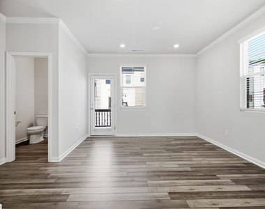 1011 Hemlock Cone Way - Photo Thumbnail 13